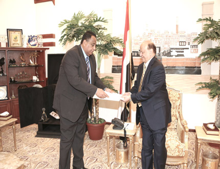 رئيس الجمهورية لدى استقباله الوفد الرئاسي لجمهورية السودان