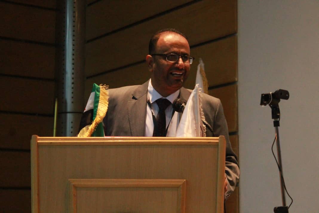 الدكتور محمد علي سعيد بن عبود المشارك من كلية ناصر بلحج في المؤتمر تقانة الغذاء