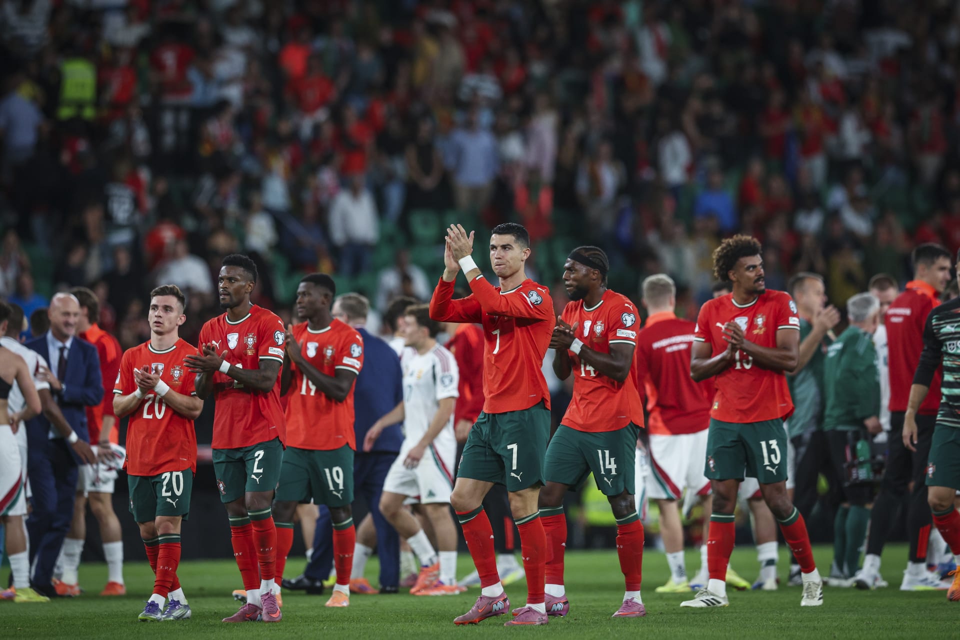 منتخب البرتغال بصفته دول مضيفة
